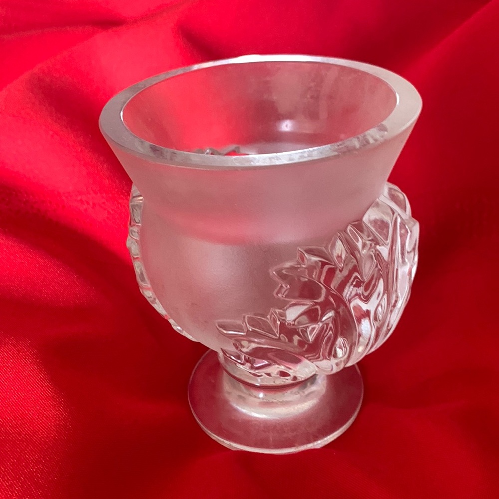 Lalique small but exquisite ST. CLOUD Vase in excellent condition